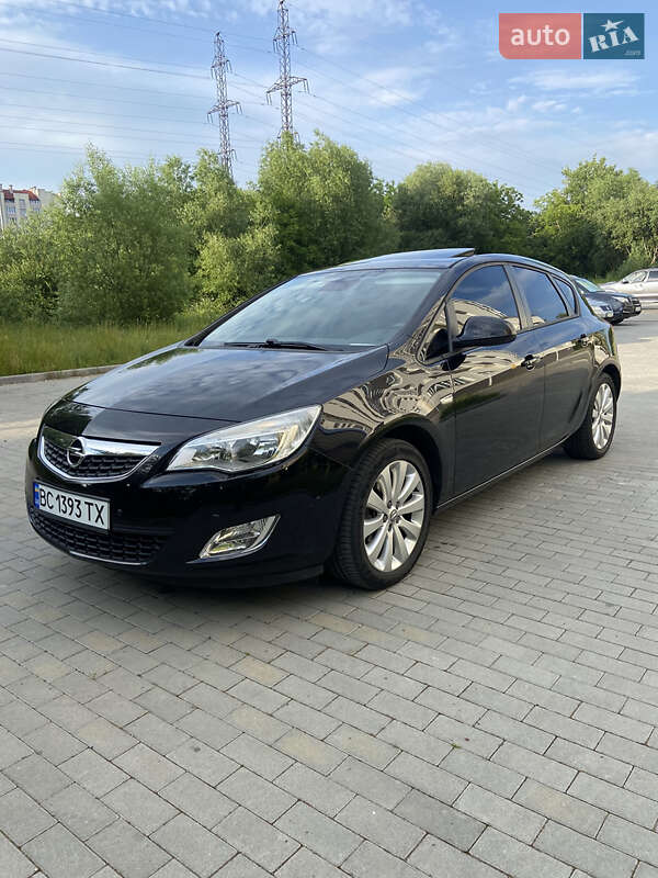 Opel Astra 2010 Opel Astra 2010