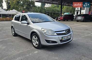 Хэтчбек Opel Astra 2008 в Киеве