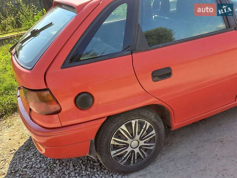 Хэтчбек Opel Astra 1996 в Самборе