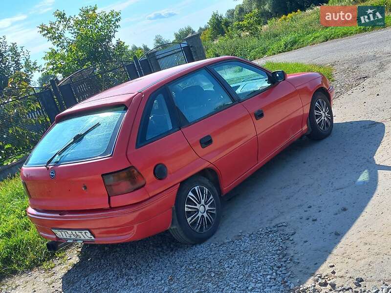 Хэтчбек Opel Astra 1996 в Самборе