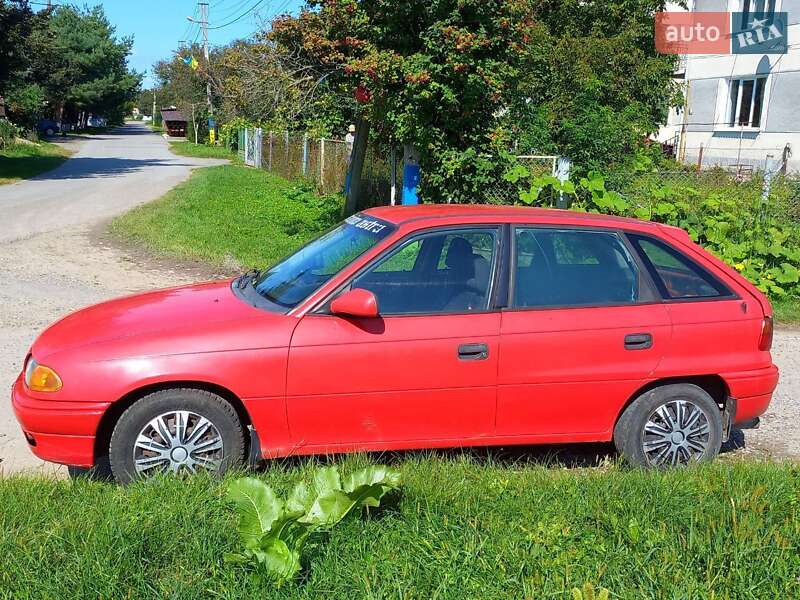 Хэтчбек Opel Astra 1996 в Самборе