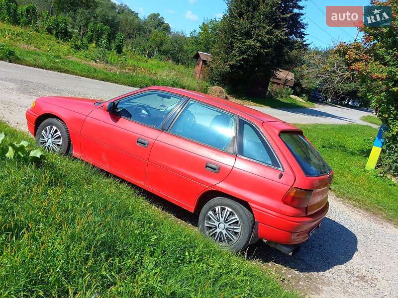 Хэтчбек Opel Astra 1996 в Самборе
