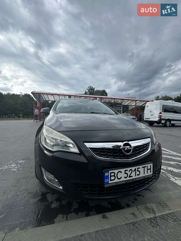 Opel Astra 2012