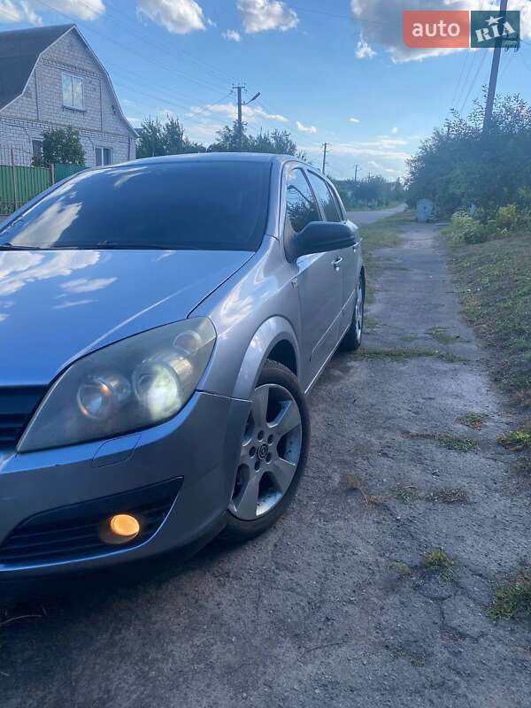 Хэтчбек Opel Astra 2006 в 