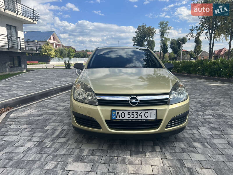 Хэтчбек Opel Astra 2005 в Мукачево