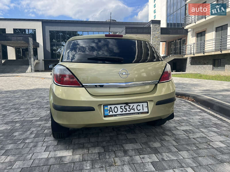 Хэтчбек Opel Astra 2005 в Мукачево