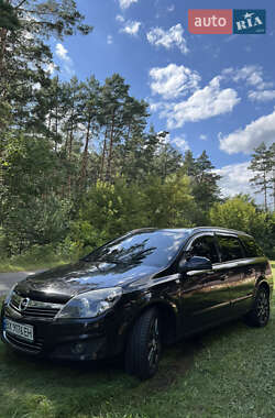 Универсал Opel Astra 2010 в 