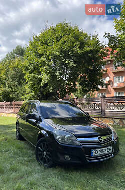 Opel Astra 2010 Opel Astra 2010