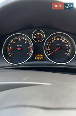 Универсал Opel Astra 2010 в 