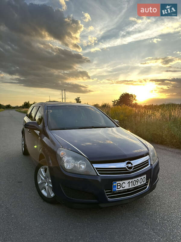 Opel Astra 2010