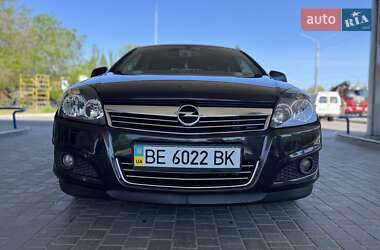 Седан Opel Astra 2013 в 