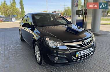 Седан Opel Astra 2013 в 