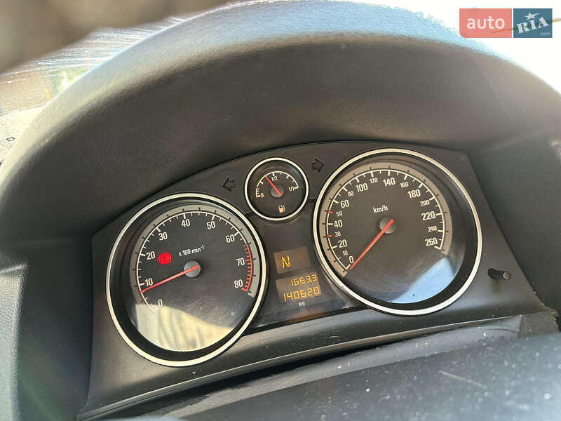 Хэтчбек Opel Astra 2006 в Новомосковске