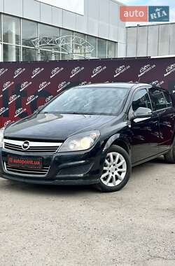 Хетчбек Opel Astra 2012 в Сумах