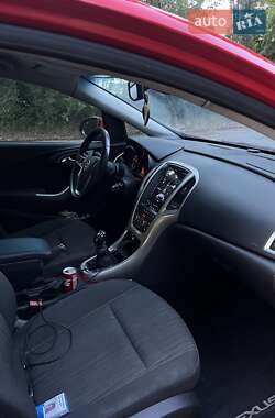 Хэтчбек Opel Astra 2010 в 