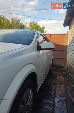 Хэтчбек Opel Astra 2013 в 