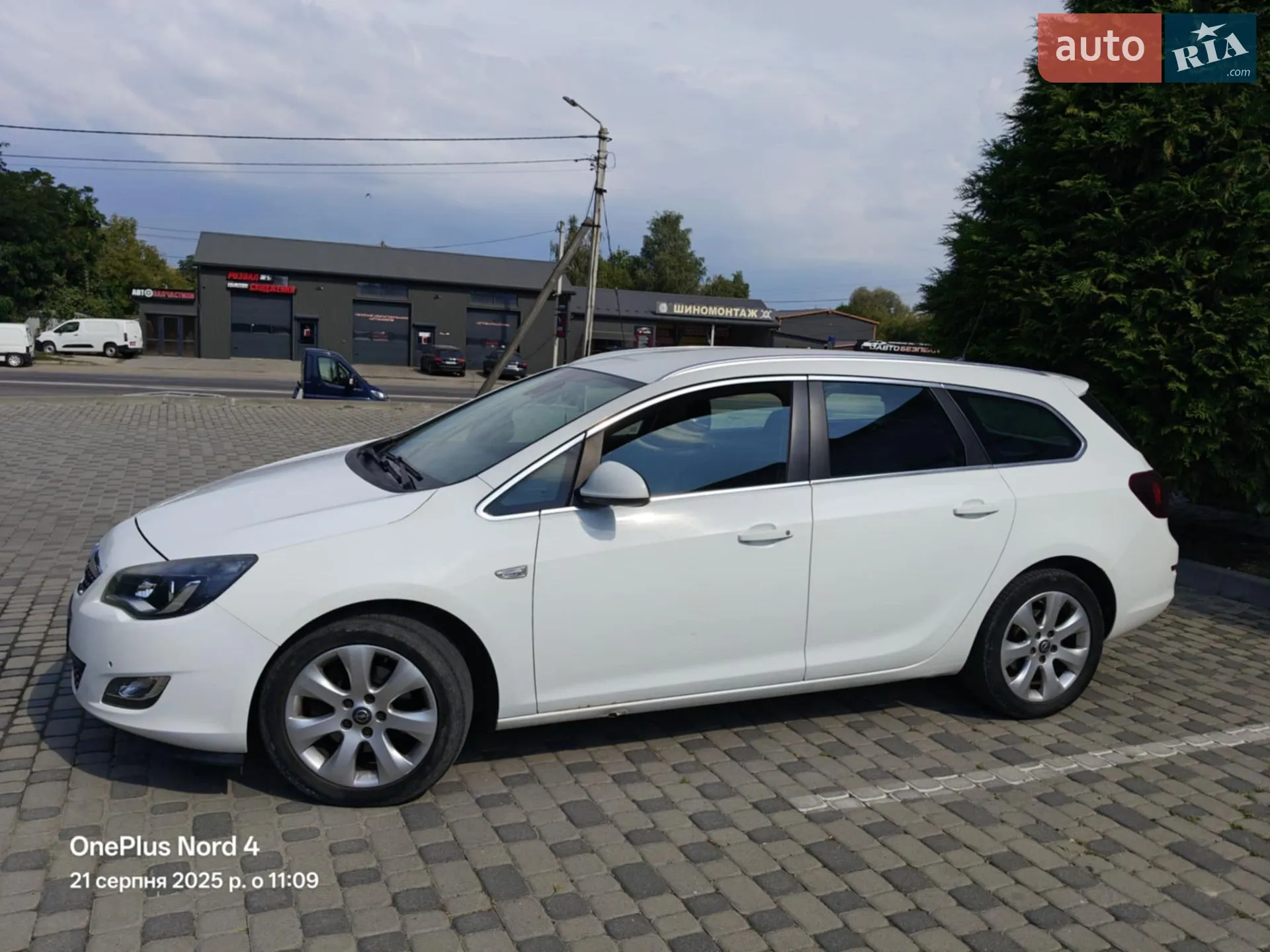 2011 Opel Astra - мініатюра 2