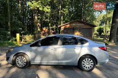 Седан Opel Astra 2016 в 