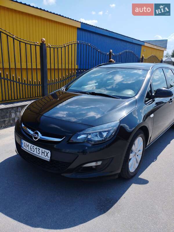 Универсал Opel Astra 2014 в 