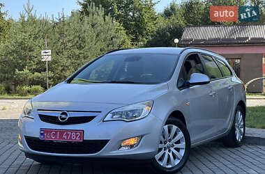 Универсал Opel Astra 2011 в Ивано-Франковске