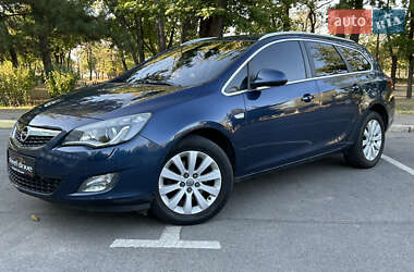 Универсал Opel Astra 2010 в 