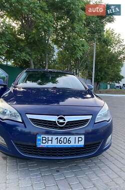 Opel Astra 2012