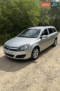 Универсал Opel Astra 2006 в Старом Самборе