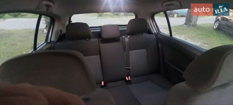 Хетчбек Opel Astra 2004 в Городку фото 3 Хетчбек Opel Astra 2004 в Городку