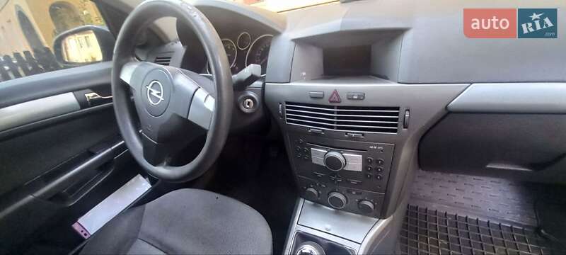 Хетчбек Opel Astra 2004 в Городку фото 7 Хетчбек Opel Astra 2004 в Городку