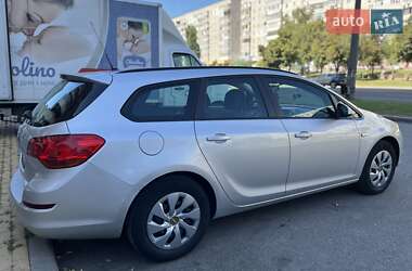 Универсал Opel Astra 2012 в 
