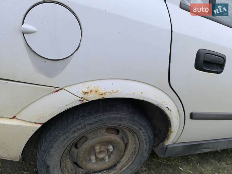 Седан Opel Astra 2000 в Львове