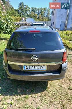 Универсал Opel Astra 2010 в 
