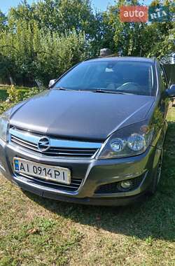 Універсал Opel Astra 2010 в Обухові
