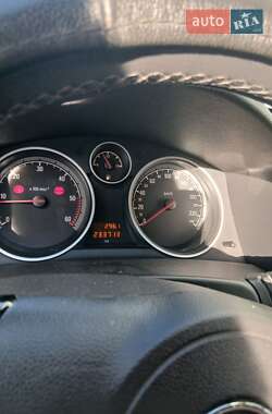 Универсал Opel Astra 2010 в 