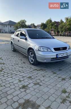 Седан Opel Astra 2000 в Надворной