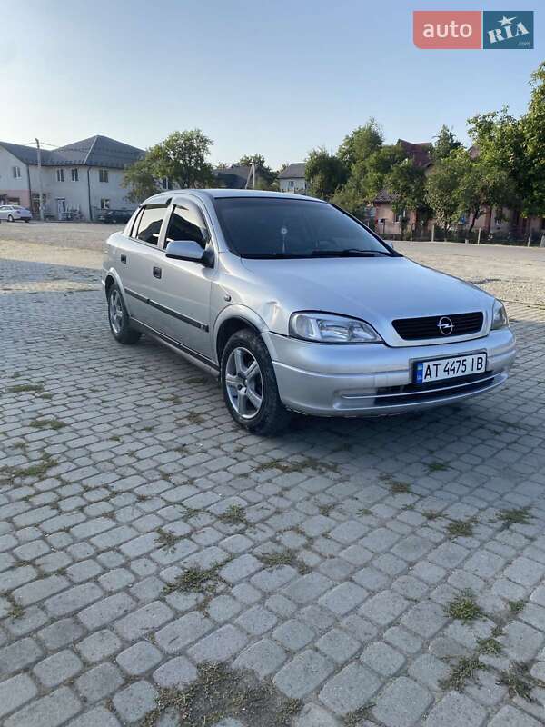Седан Opel Astra 2000 в 