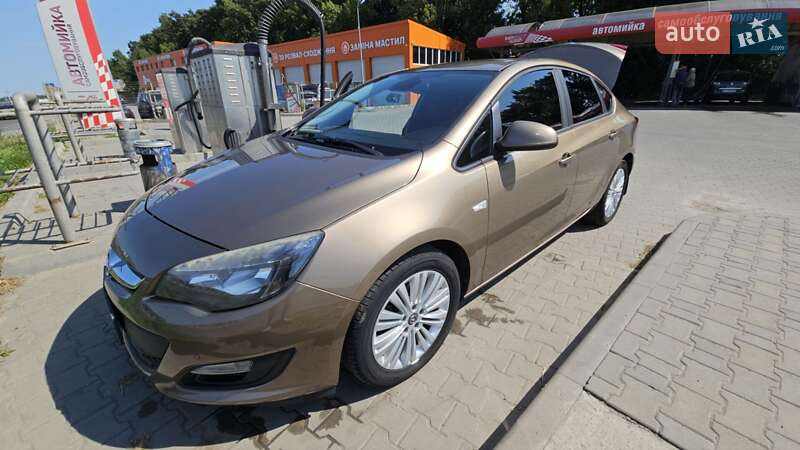 Седан Opel Astra 2012 в Луцке фото 3 Седан Opel Astra 2012 в Луцке