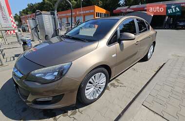 Седан Opel Astra 2012 в 