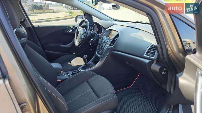 Седан Opel Astra 2012 в Луцке фото 8 Седан Opel Astra 2012 в Луцке