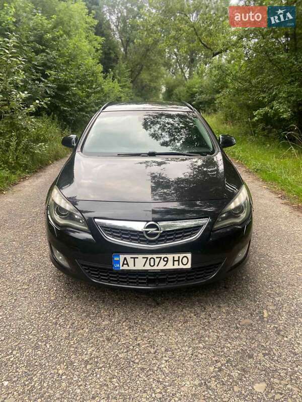 Opel Astra 2012