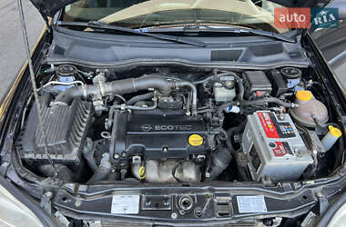 Седан Opel Astra 2006 в 