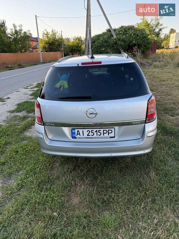 Универсал Opel Astra 2010 в Киеве