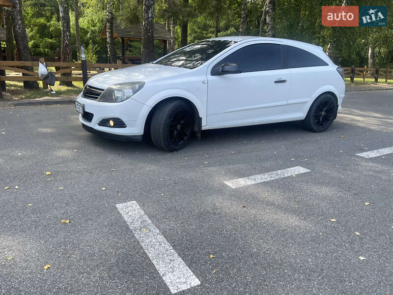 Хэтчбек Opel Astra 2006 в Мене