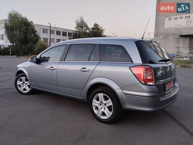 Универсал Opel Astra 2010 в Белой Церкви
