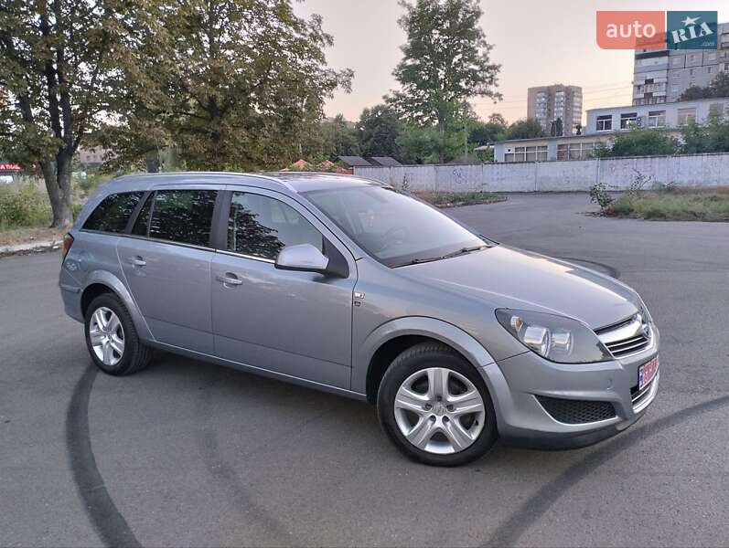 Универсал Opel Astra 2010 в Белой Церкви