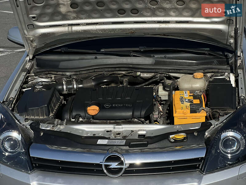 Хэтчбек Opel Astra 2004 в Днепре