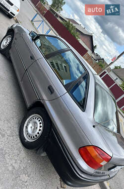 Седан Opel Astra 1993 в 