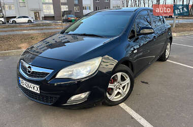 Хэтчбек Opel Astra 2011 в Виннице