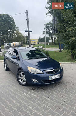 Opel Astra 2011