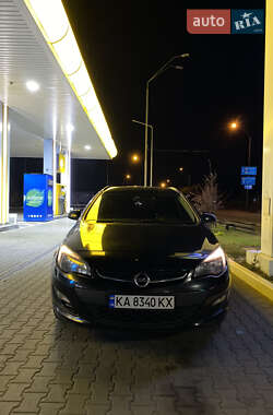 Универсал Opel Astra 2012 в Чернигове